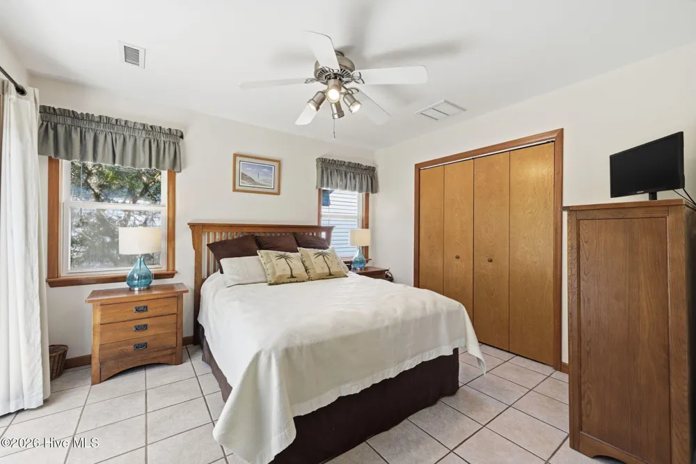 1821 S Shore Drive Surf City, NC 28445