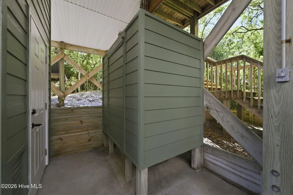 1821 S Shore Drive Surf City, NC 28445
