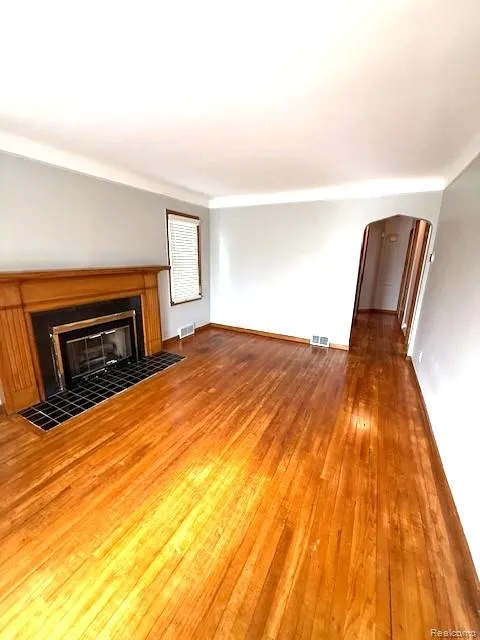 414 Moross Road Grosse Pointe Farms City, MI 48236