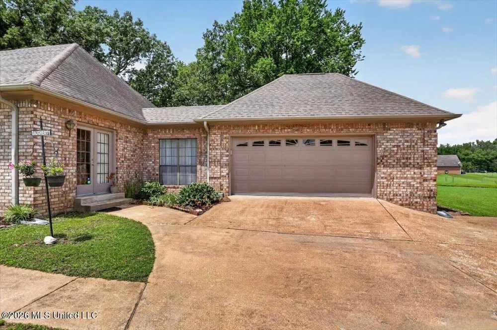 4655 Wealthy Cove Horn Lake, MS 38637