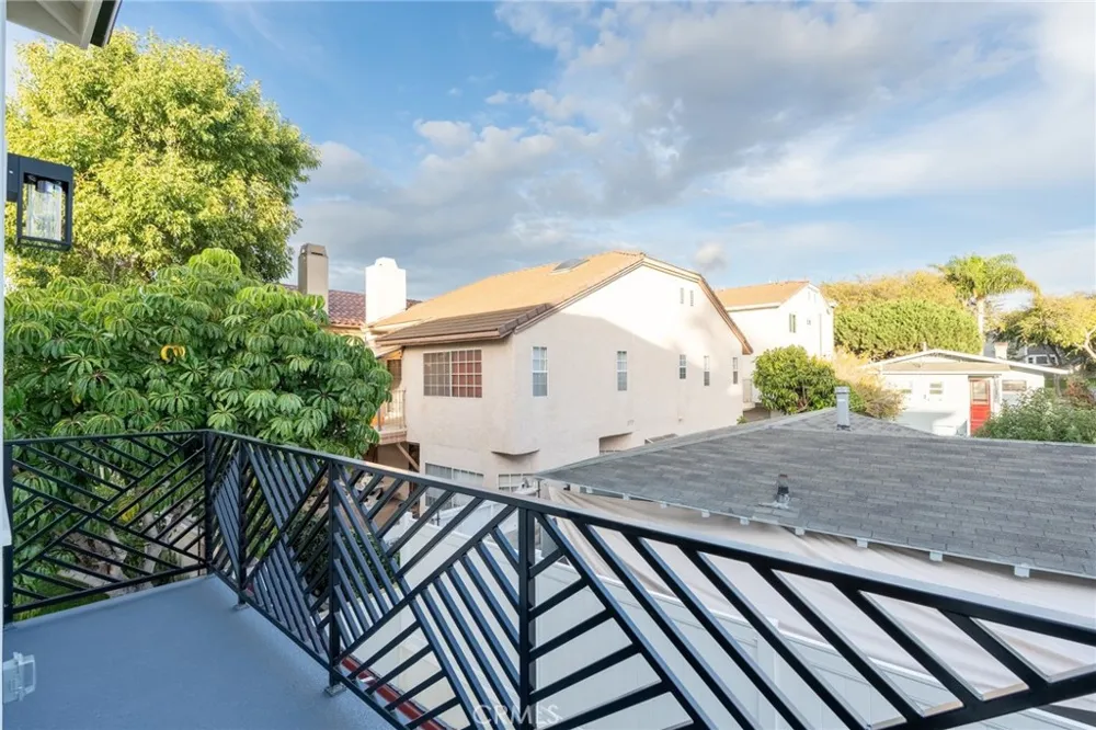 110 S Irena Avenue #B Redondo Beach, CA 90277