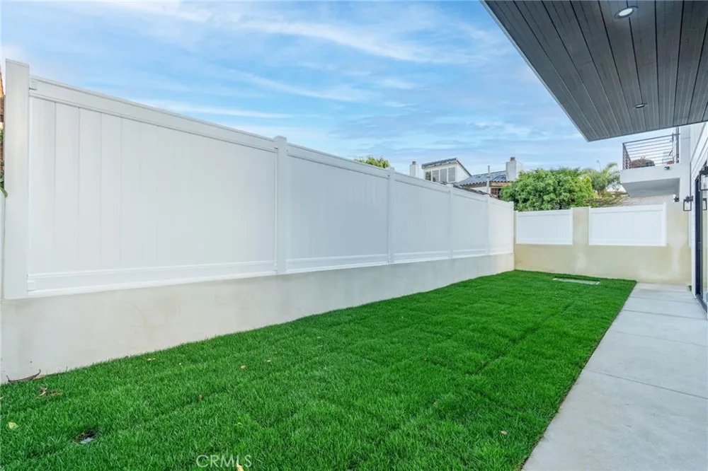 110 S Irena Avenue #B Redondo Beach, CA 90277