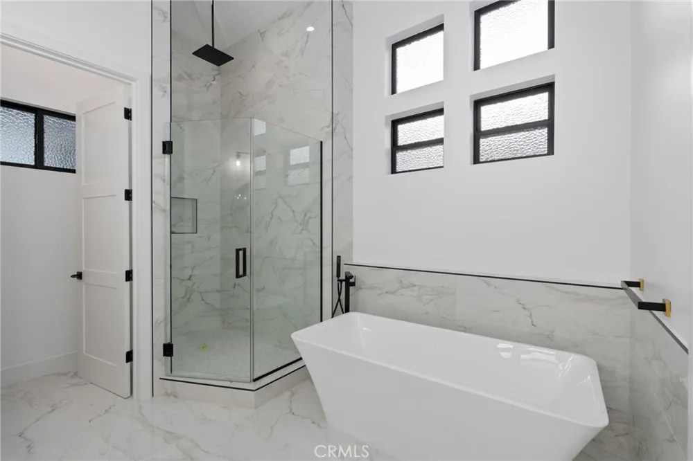 110 S Irena Avenue #B Redondo Beach, CA 90277
