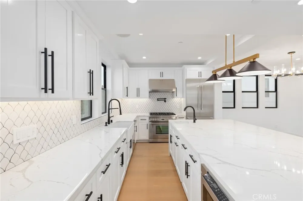 110 S Irena Avenue #B Redondo Beach, CA 90277