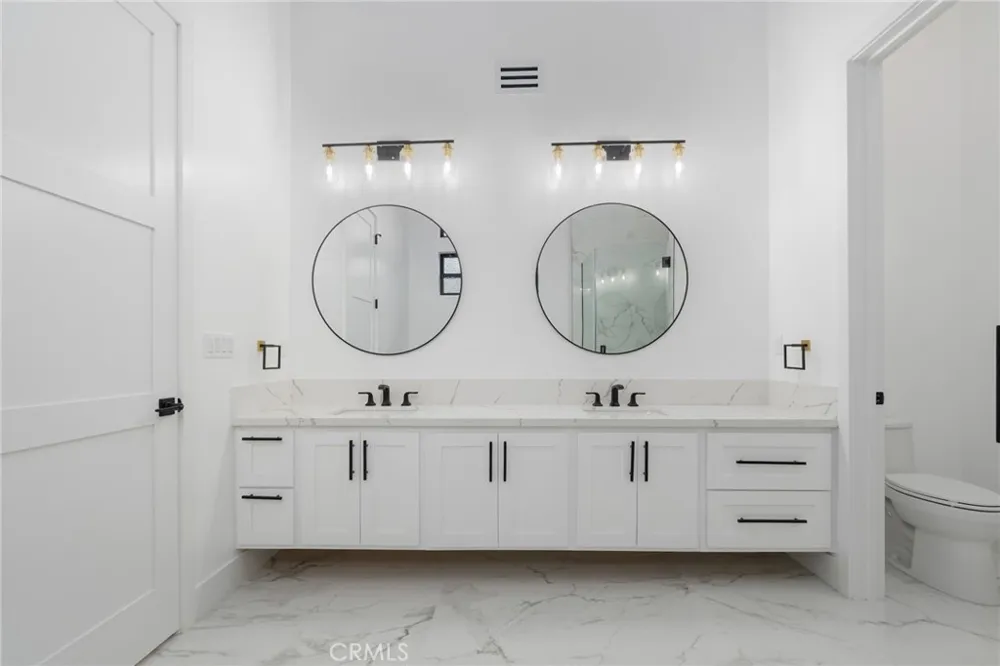 110 S Irena Avenue #B Redondo Beach, CA 90277