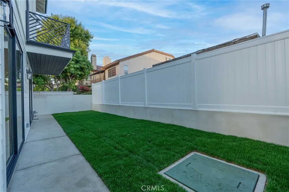 110 S Irena Avenue #B Redondo Beach, CA 90277