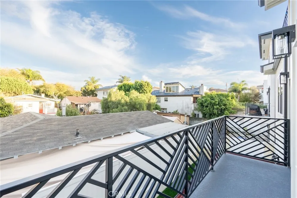 110 S Irena Avenue #B Redondo Beach, CA 90277