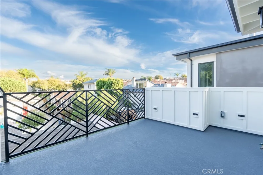110 S Irena Avenue #B Redondo Beach, CA 90277