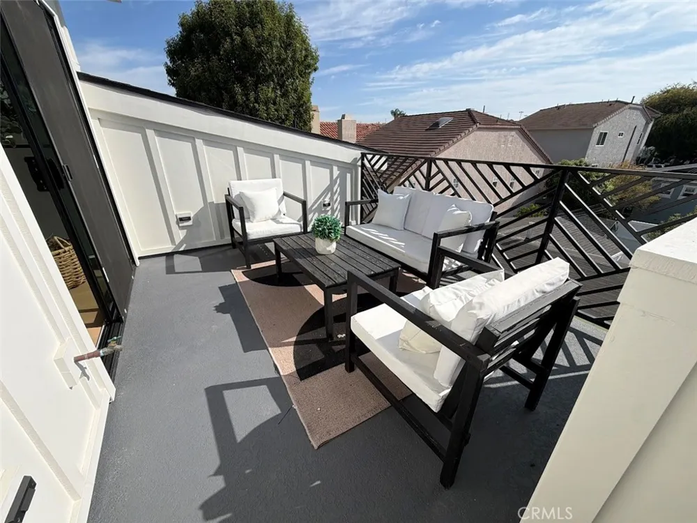 110 S Irena Avenue #B Redondo Beach, CA 90277