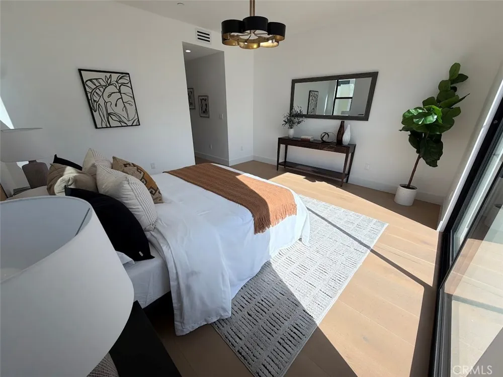 110 S Irena Avenue #B Redondo Beach, CA 90277