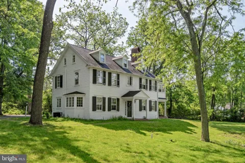 1404 E BUTLER PIKE