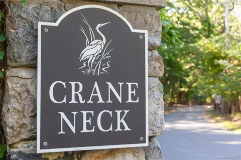47 Crane Neck Road