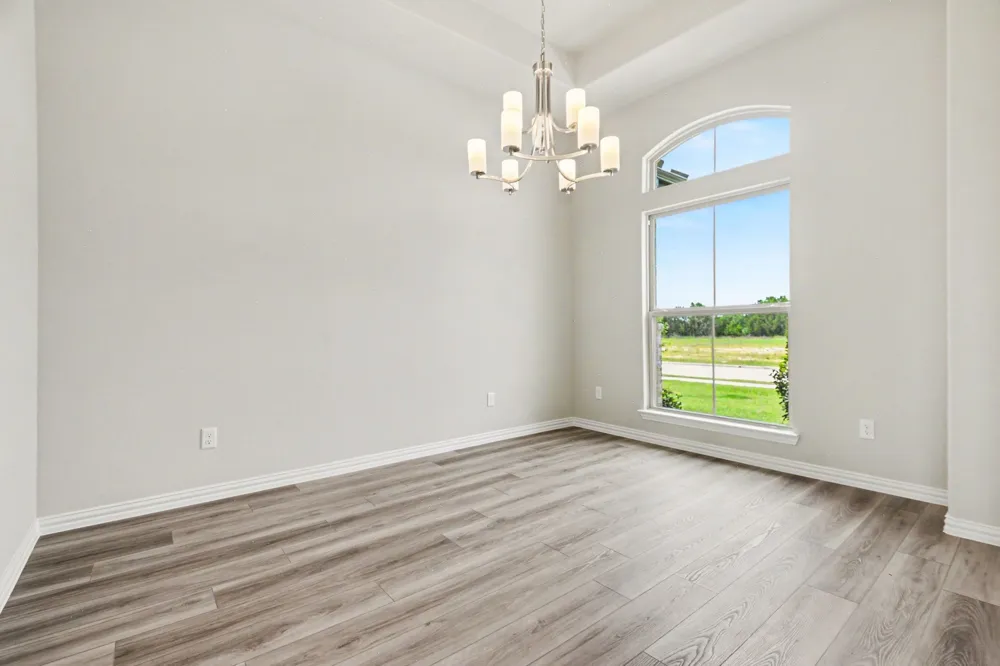 1913 Barrix Lane DeSoto, TX 75115