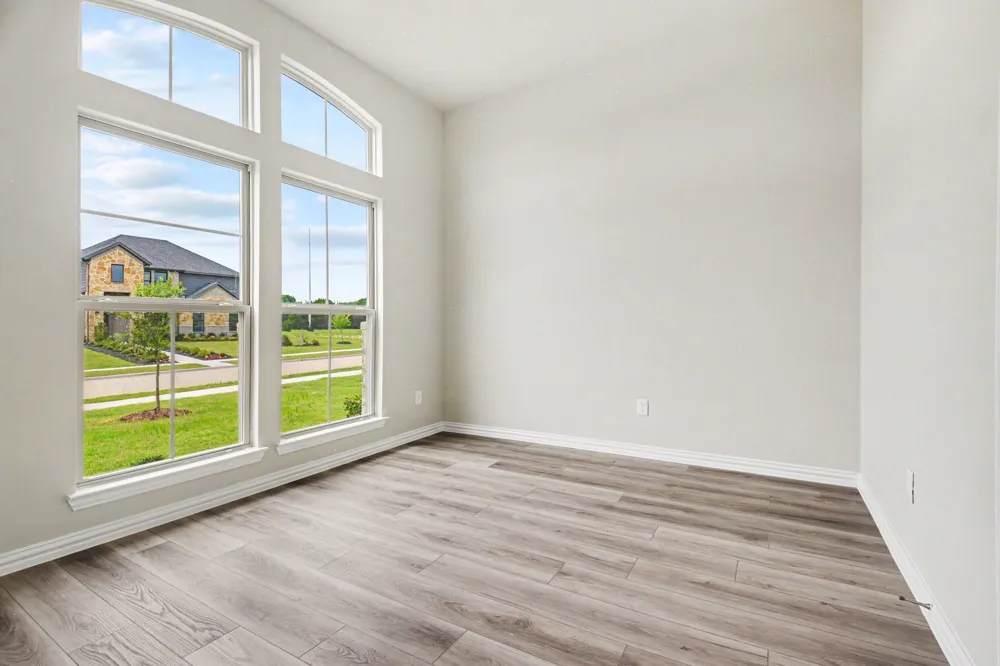 1913 Barrix Lane DeSoto, TX 75115