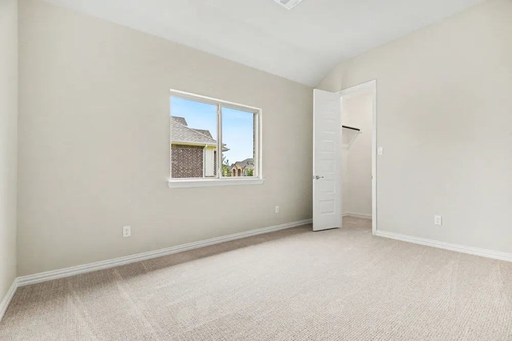 1913 Barrix Lane DeSoto, TX 75115