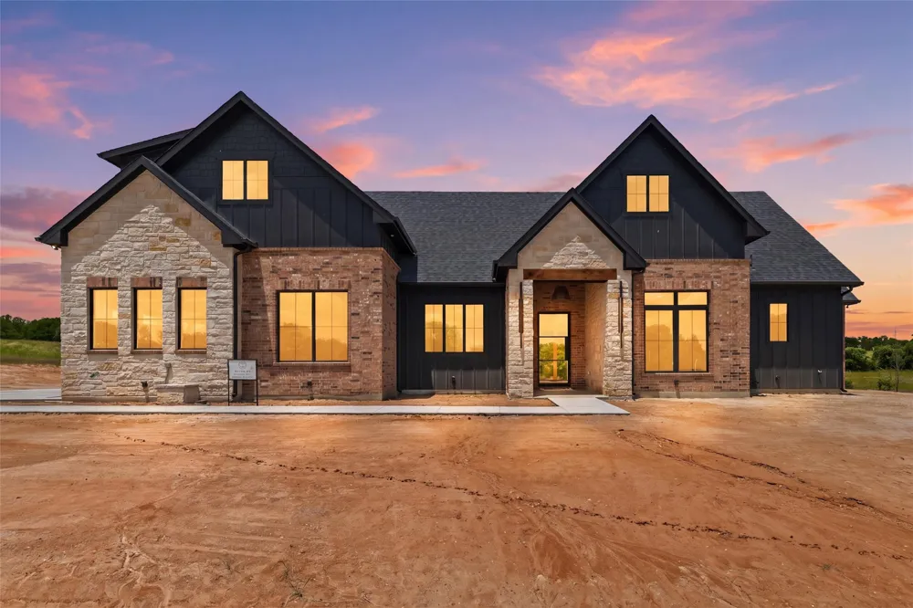 210 Kilkenny Road Poolville, TX 76487