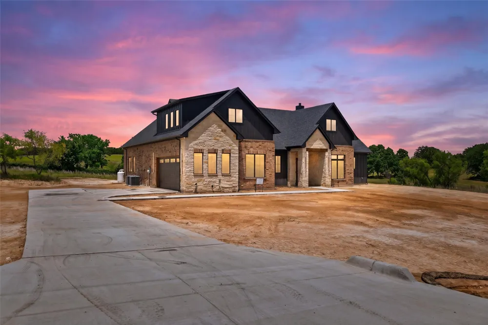 210 Kilkenny Road Poolville, TX 76487