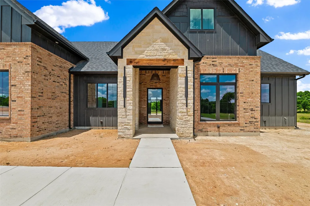 210 Kilkenny Road Poolville, TX 76487