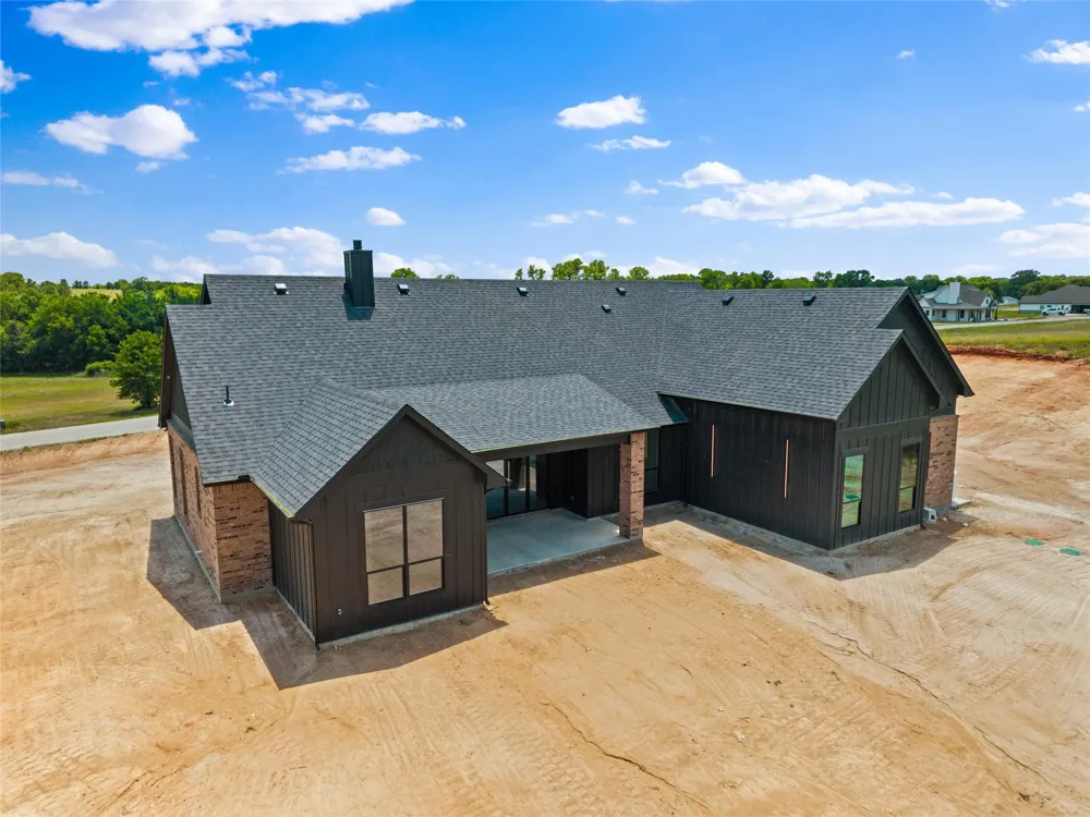 210 Kilkenny Road Poolville, TX 76487