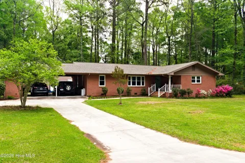705 Edgewood Circle