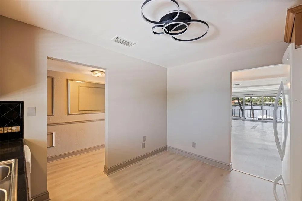 3717 46TH AVENUE S #11 St Petersburg, FL 33711