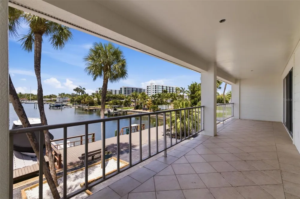 3717 46TH AVENUE S #11 St Petersburg, FL 33711