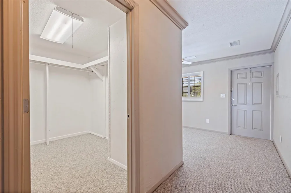 3717 46TH AVENUE S #11 St Petersburg, FL 33711