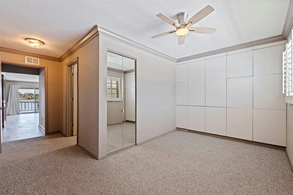 3717 46TH AVENUE S #11 St Petersburg, FL 33711