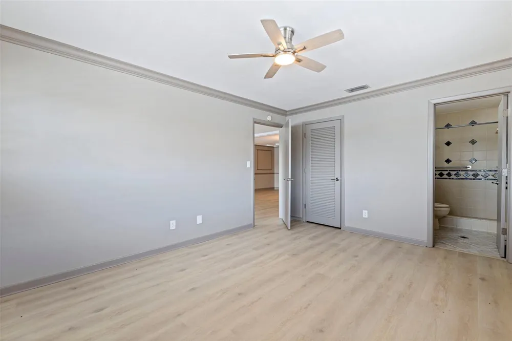 3717 46TH AVENUE S #11 St Petersburg, FL 33711