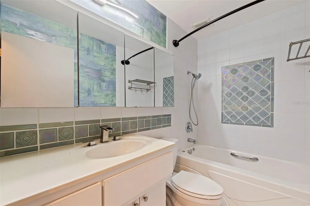 3717 46TH AVENUE S #11 St Petersburg, FL 33711