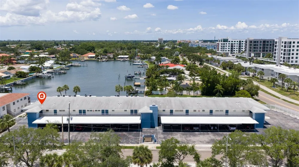 3717 46TH AVENUE S #11 St Petersburg, FL 33711