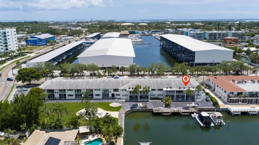 3717 46TH AVENUE S #11 St Petersburg, FL 33711