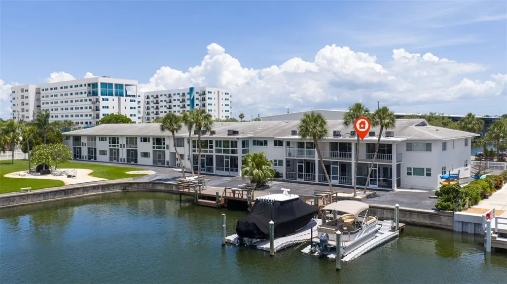 3717 46TH AVENUE S #11 St Petersburg, FL 33711