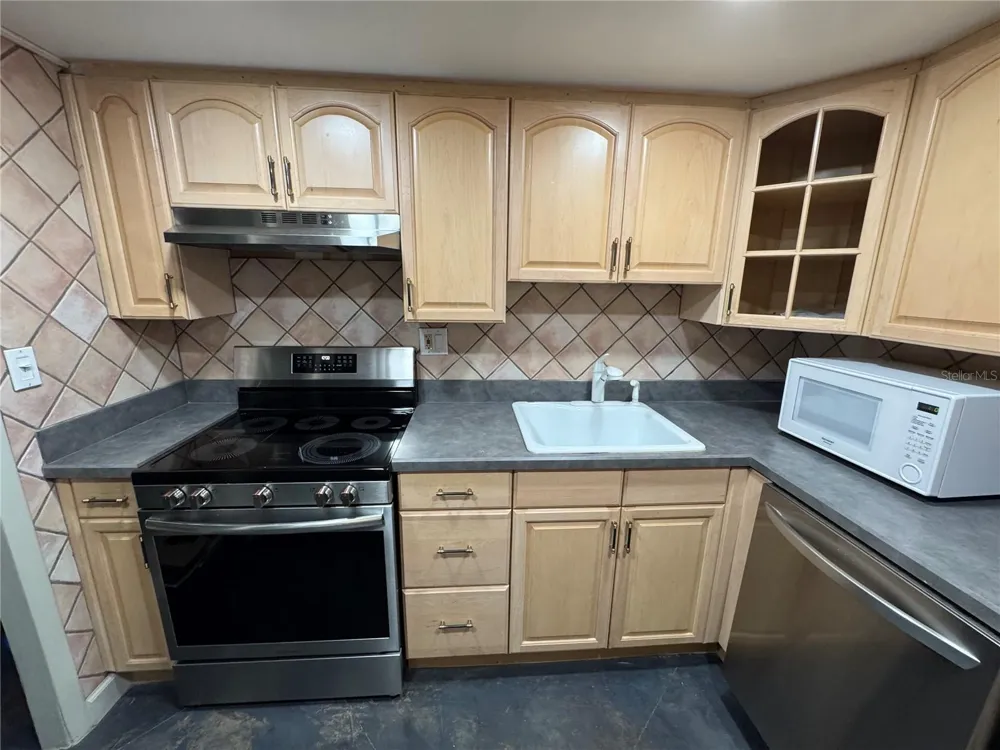400 E COLONIAL DRIVE #108 Orlando, FL 32803