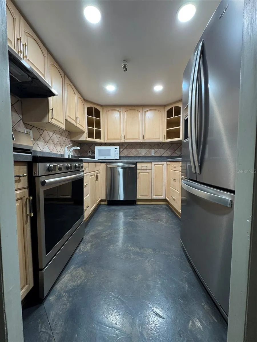 400 E COLONIAL DRIVE #108 Orlando, FL 32803