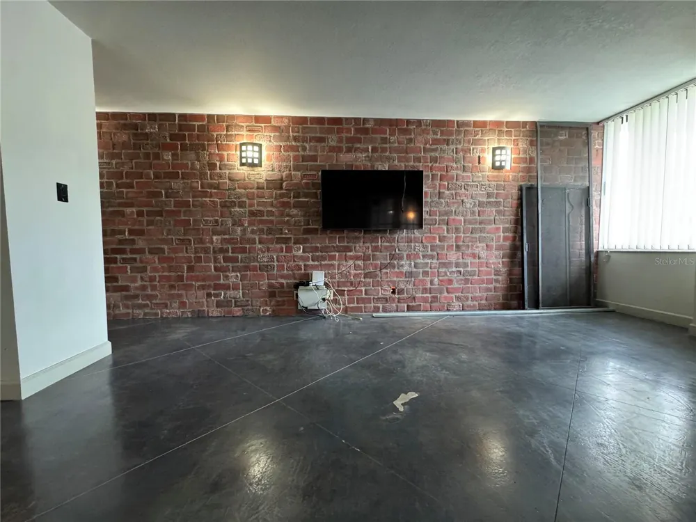 400 E COLONIAL DRIVE #108 Orlando, FL 32803