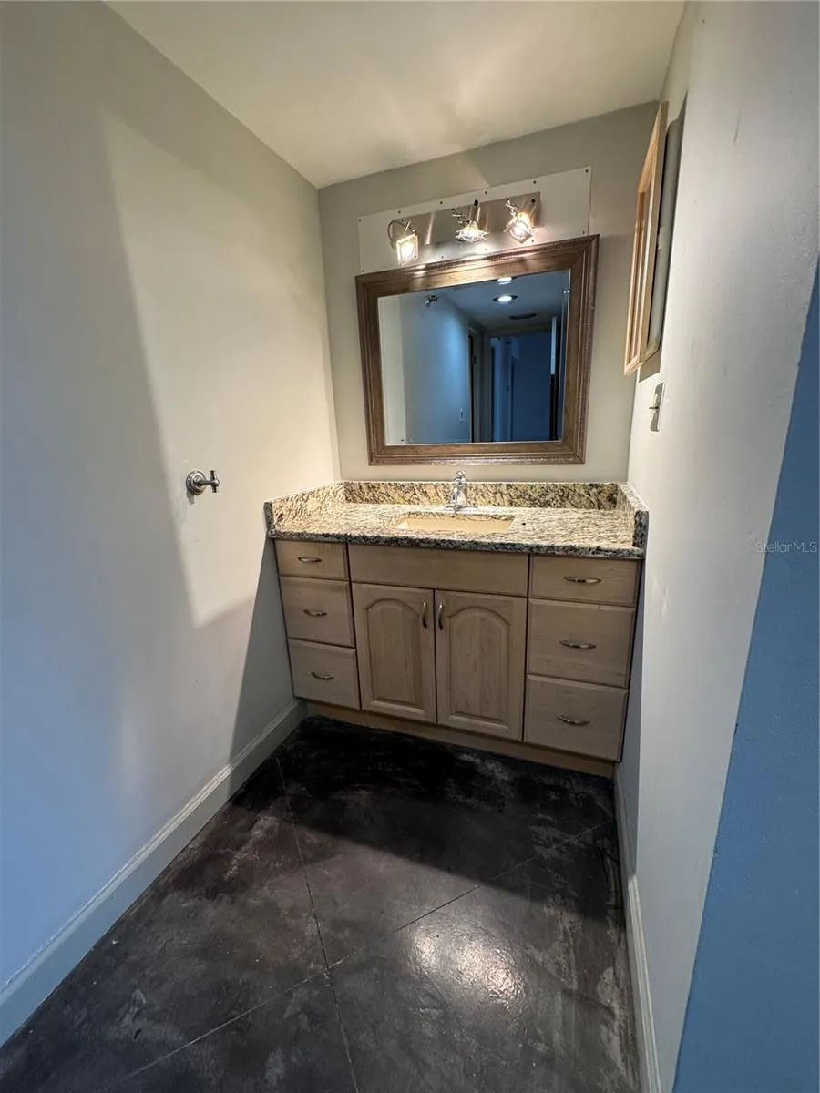 400 E COLONIAL DRIVE #108 Orlando, FL 32803