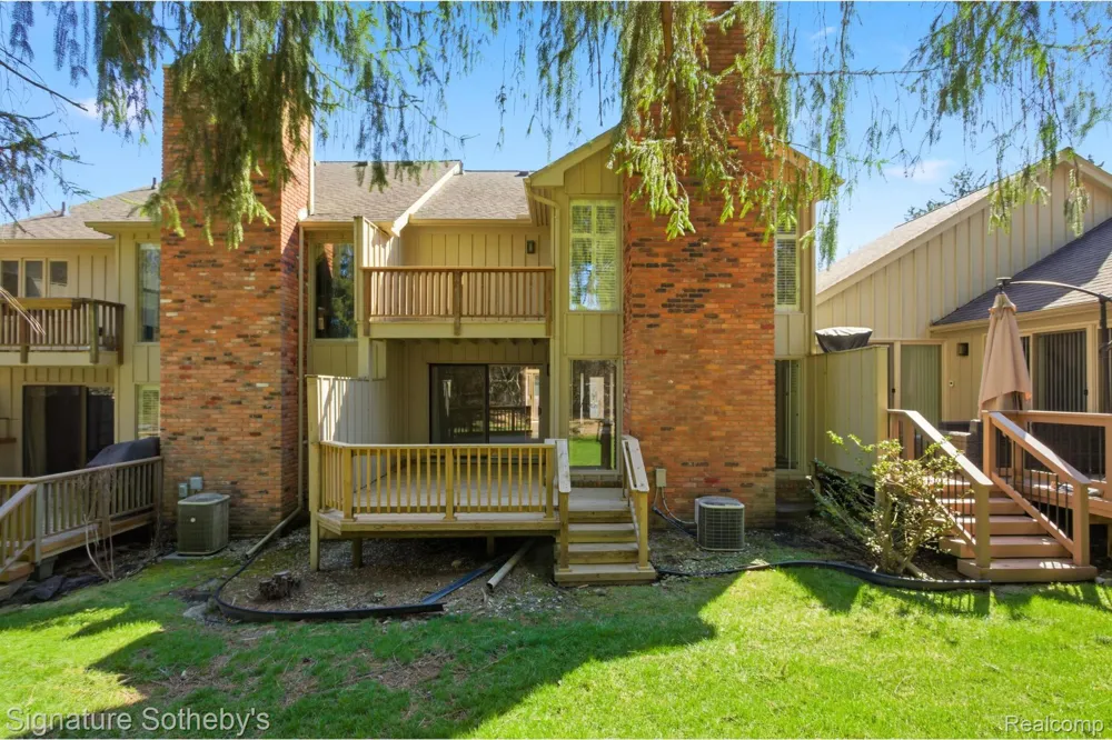 24122 Bingham Pointe Drive #24 Bingham Farms Village, MI 48025