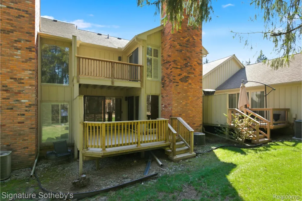 24122 Bingham Pointe Drive #24 Bingham Farms Village, MI 48025