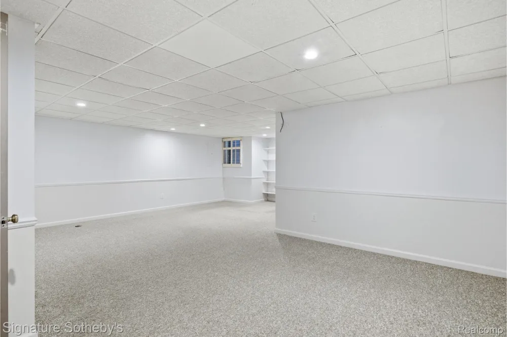 24122 Bingham Pointe Drive #24 Bingham Farms Village, MI 48025