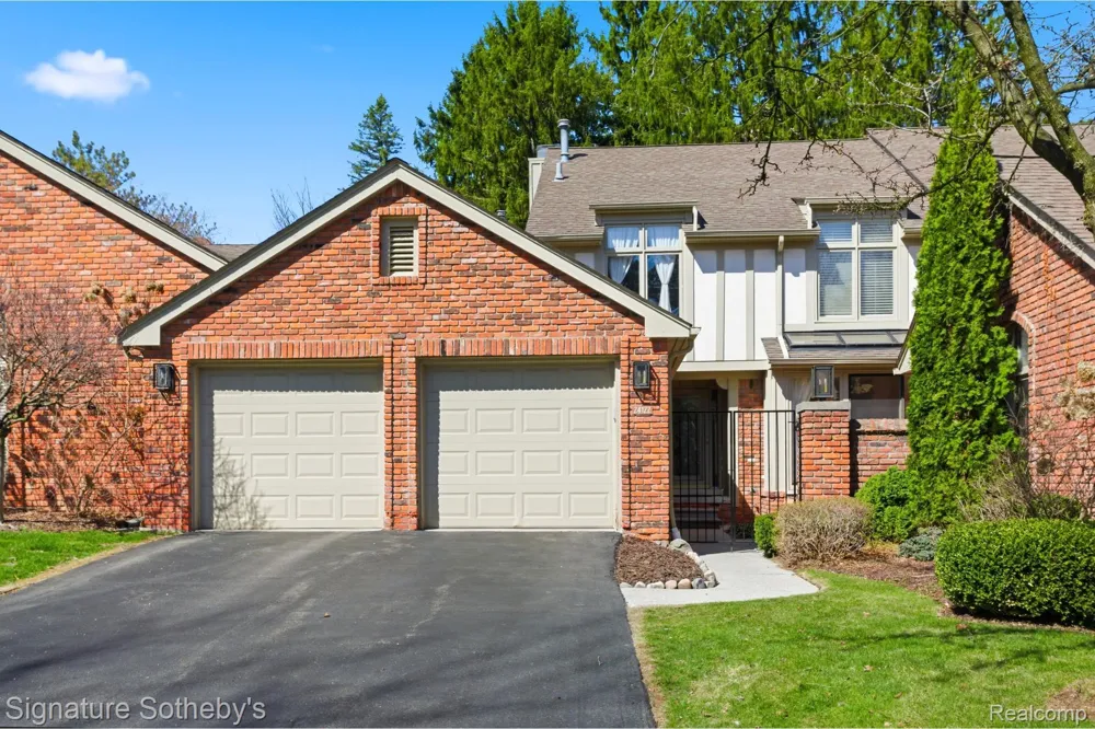 24122 Bingham Pointe Drive #24 Bingham Farms Village, MI 48025