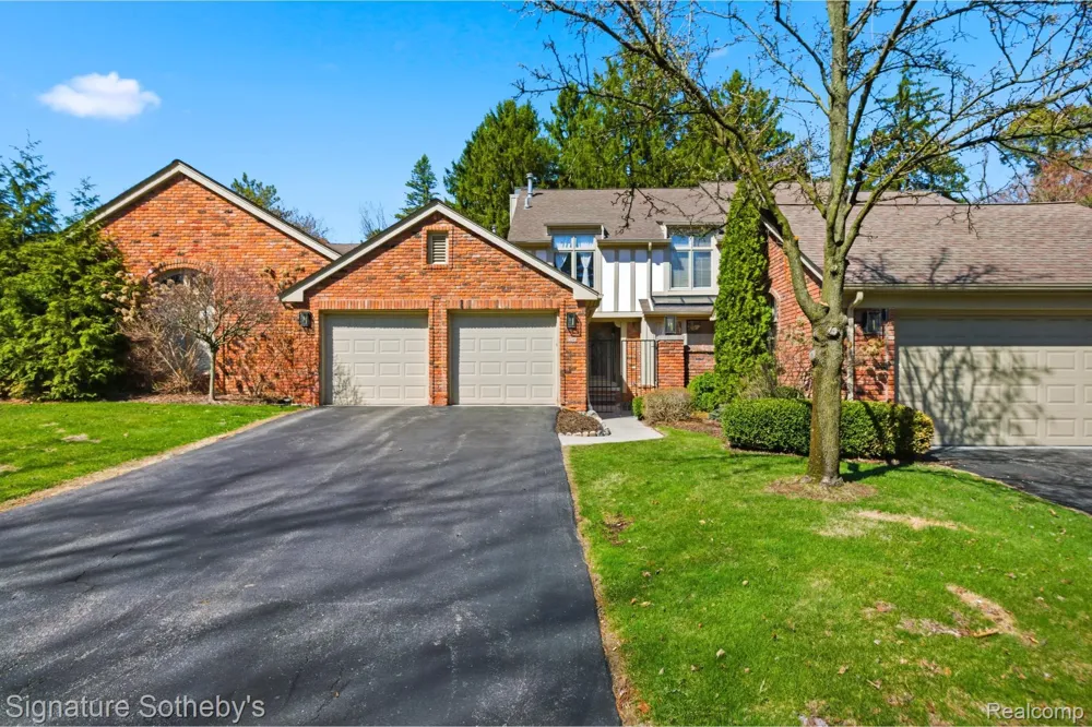 24122 Bingham Pointe Drive #24 Bingham Farms Village, MI 48025
