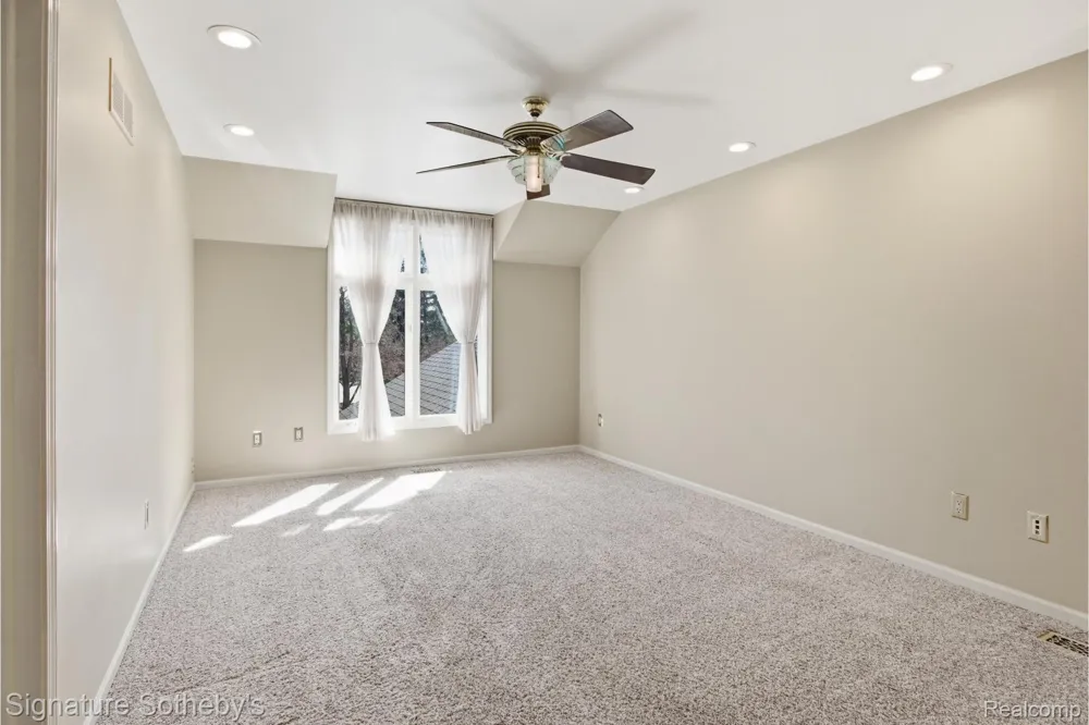 24122 Bingham Pointe Drive #24 Bingham Farms Village, MI 48025