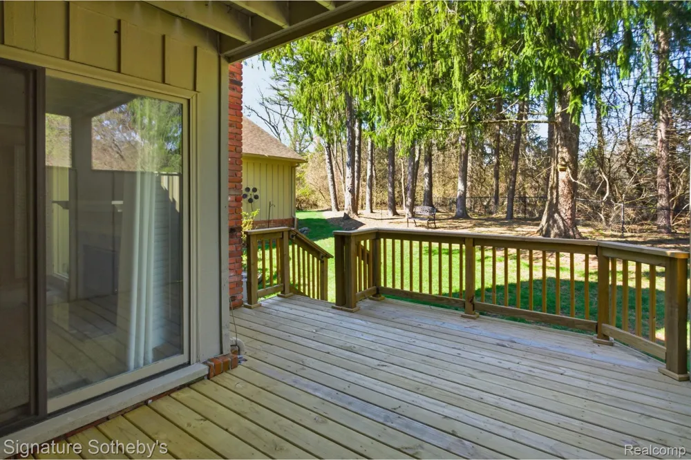 24122 Bingham Pointe Drive #24 Bingham Farms Village, MI 48025