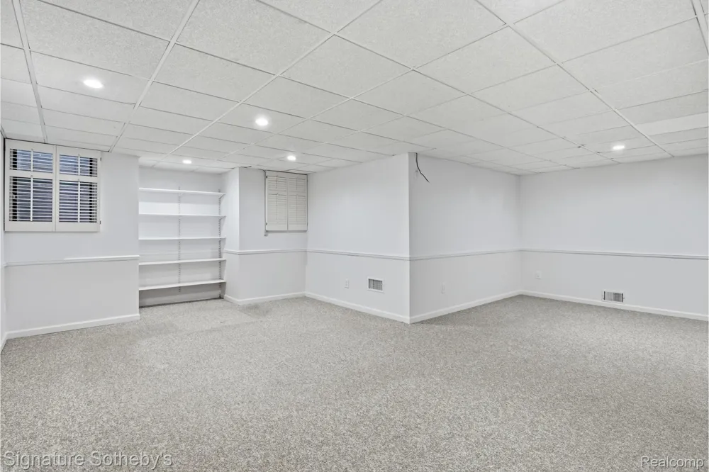 24122 Bingham Pointe Drive #24 Bingham Farms Village, MI 48025