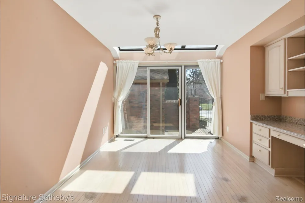 24122 Bingham Pointe Drive #24 Bingham Farms Village, MI 48025