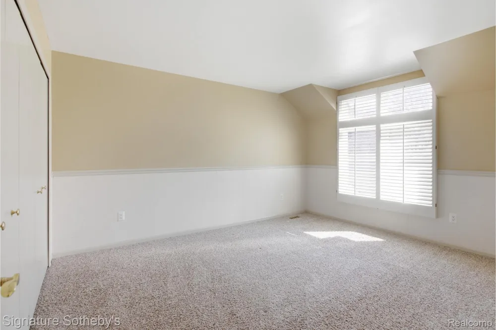 24122 Bingham Pointe Drive #24 Bingham Farms Village, MI 48025
