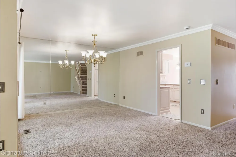 24122 Bingham Pointe Drive #24 Bingham Farms Village, MI 48025