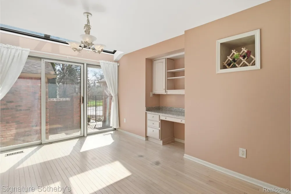 24122 Bingham Pointe Drive #24 Bingham Farms Village, MI 48025