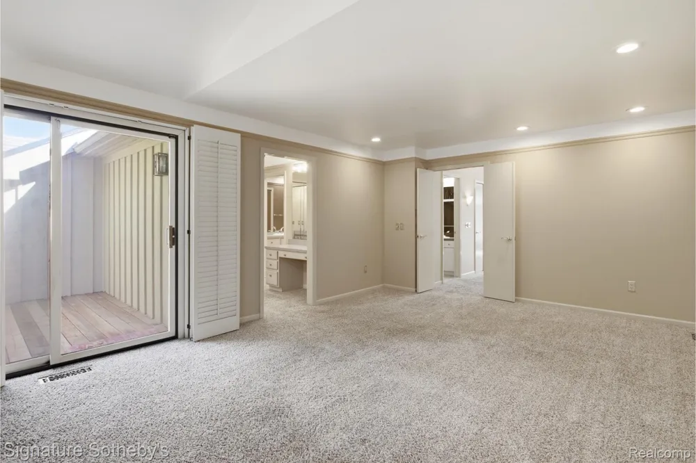24122 Bingham Pointe Drive #24 Bingham Farms Village, MI 48025